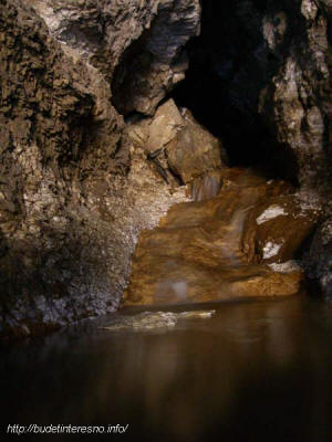 Водоскат в пещере - начало сужения