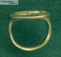 Перстень с изображением на щитке барса, терзающего оленя. Семибратний курган №6. Раскопки В.Г.Тизенгаузена, 1875. Эрмитаж